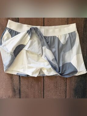 Nike White and Gray Circle-Print Skater Skort new with tag